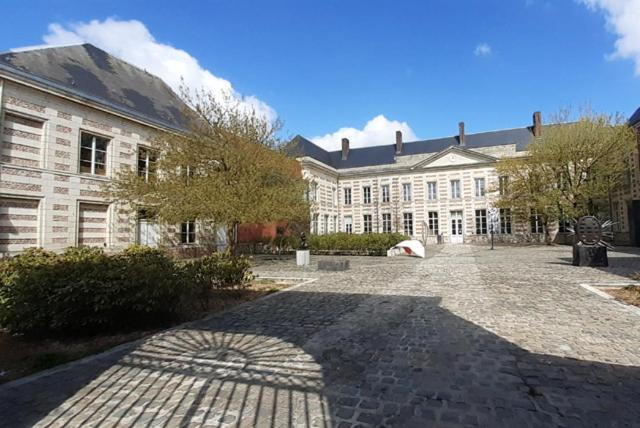 Les Appartements Fenelon Le Cateau-Cambresis Εξωτερικό φωτογραφία