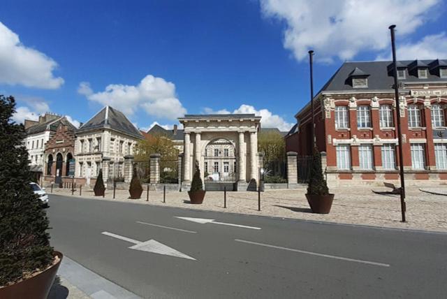 Les Appartements Fenelon Le Cateau-Cambresis Εξωτερικό φωτογραφία